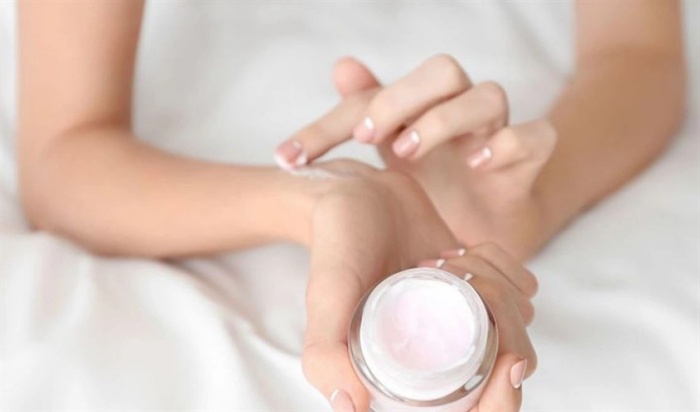 cách xử lý khi tiếp xúc sợi thủy tinh gây ngứa